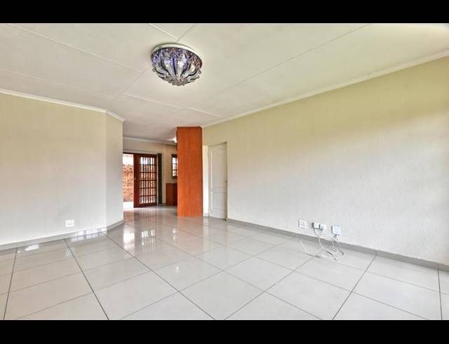 3 BEDROOM TOWNHOUSE FOR SALE IN NEWMARKET